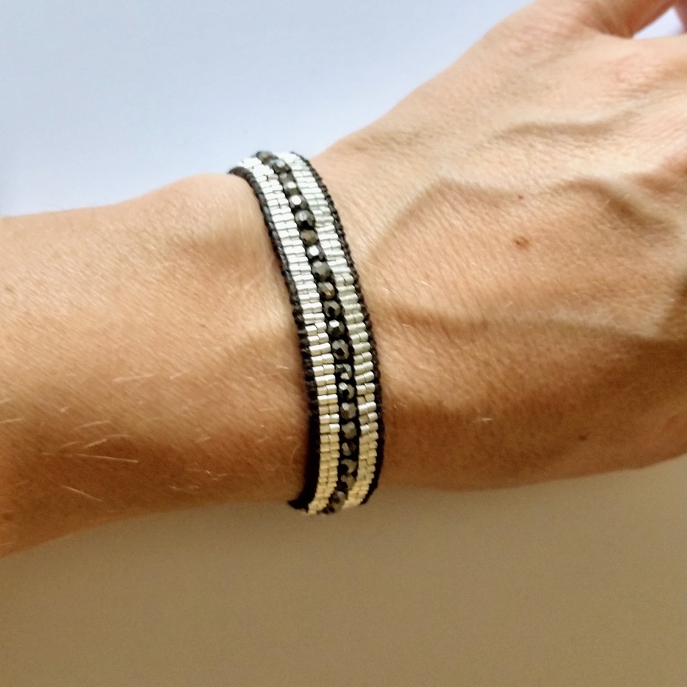 Boho macrame bracelet black silver